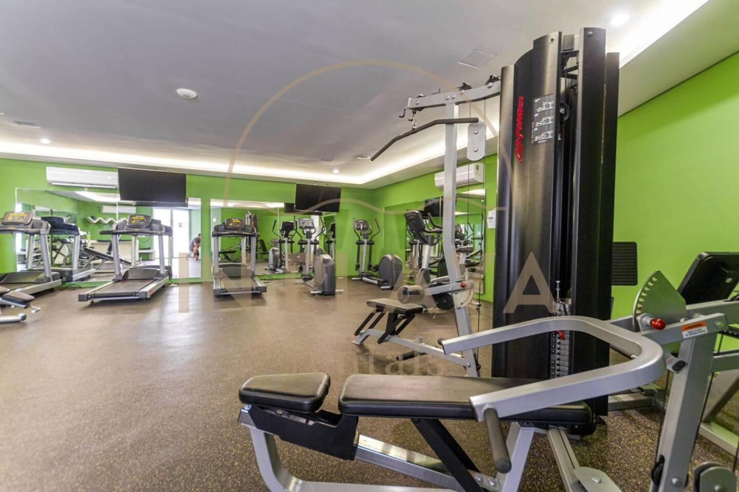 Luxury 1br Kitchen Ac Gym Pool Cinema *